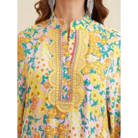 Elegant Floral Print Abaya with Golden Accents - Long Sleeve, Mid-Length, Loose Fit, Slit Hem, Embroidered Detail, Perfect for Saudi National Day, All-Season Wear, Cultural Attire|Floral Print Abaya|Embroidered Detailing, Abaya Dress